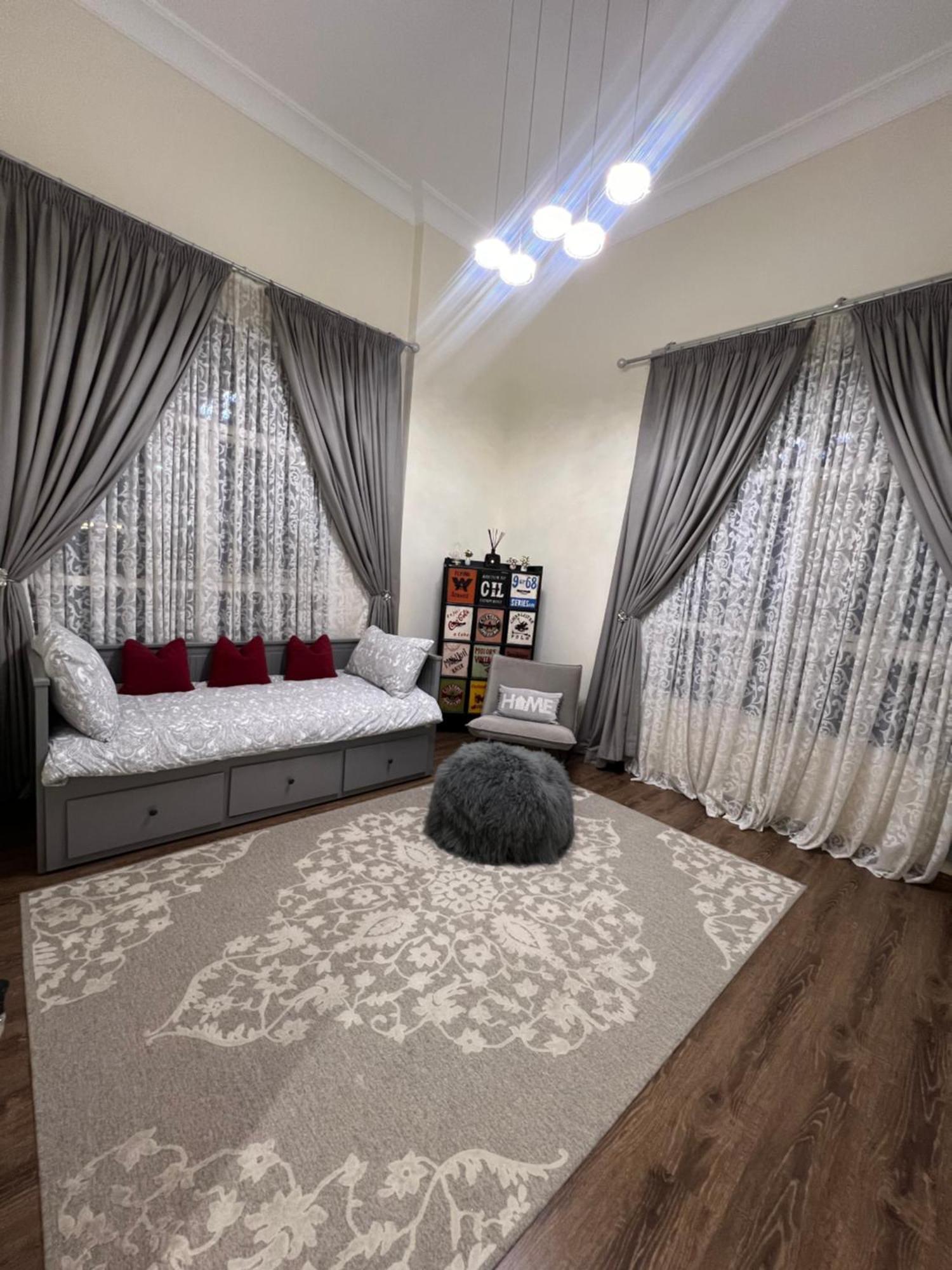 Yas Island Apartment *